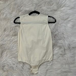 Skims Essential Crewneck sleeveless bodysuit